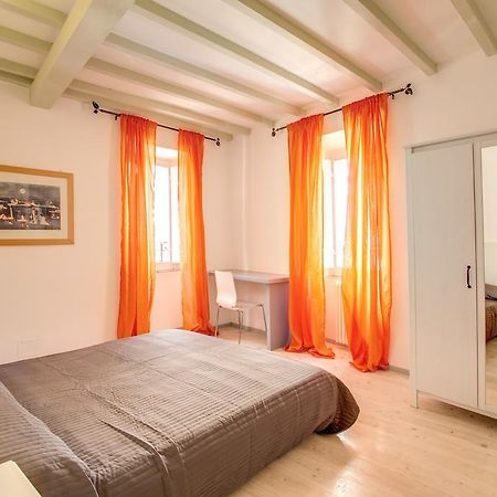 Three Bedroom Apartment Campo Dei Fiori Róma Szoba fotó